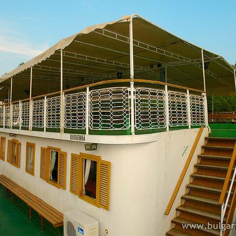 Кораб "Радецки" - поглед към горна палуба